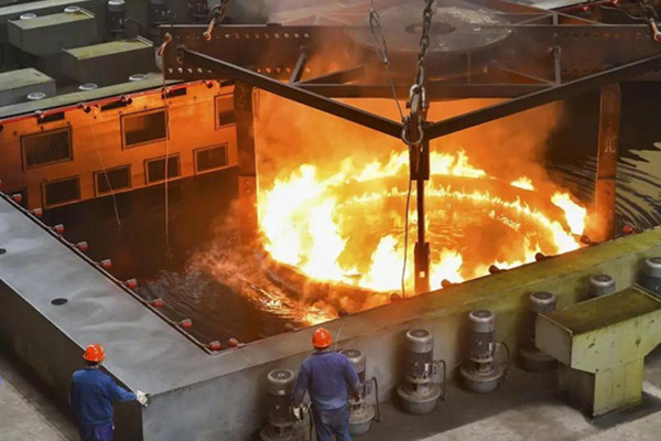 What are the Disadvantages of Water as a Cooling Medium for Quenching for Forgings?
