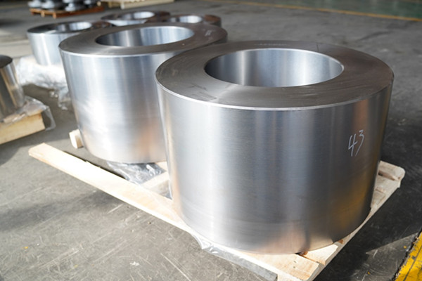 What are Some Common Forging Defects and Their Causes?